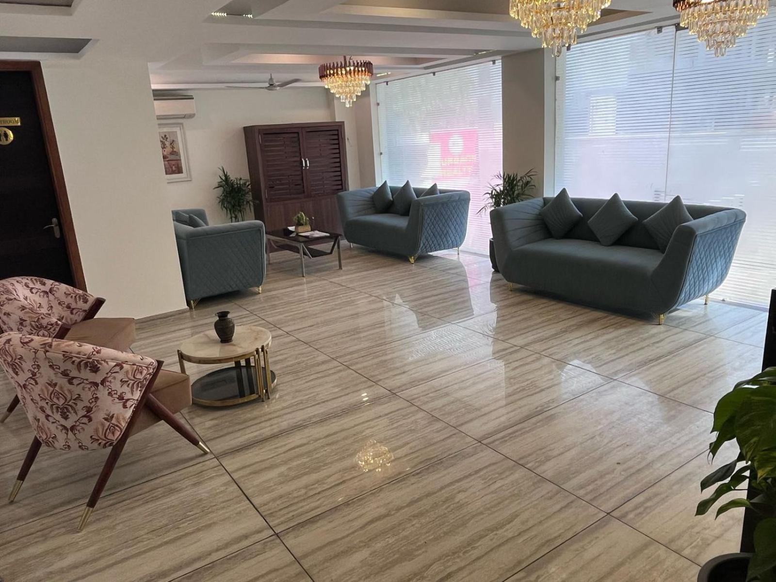 Hotel The Luxe 18 - Golf Course Road Гургаон Екстериор снимка