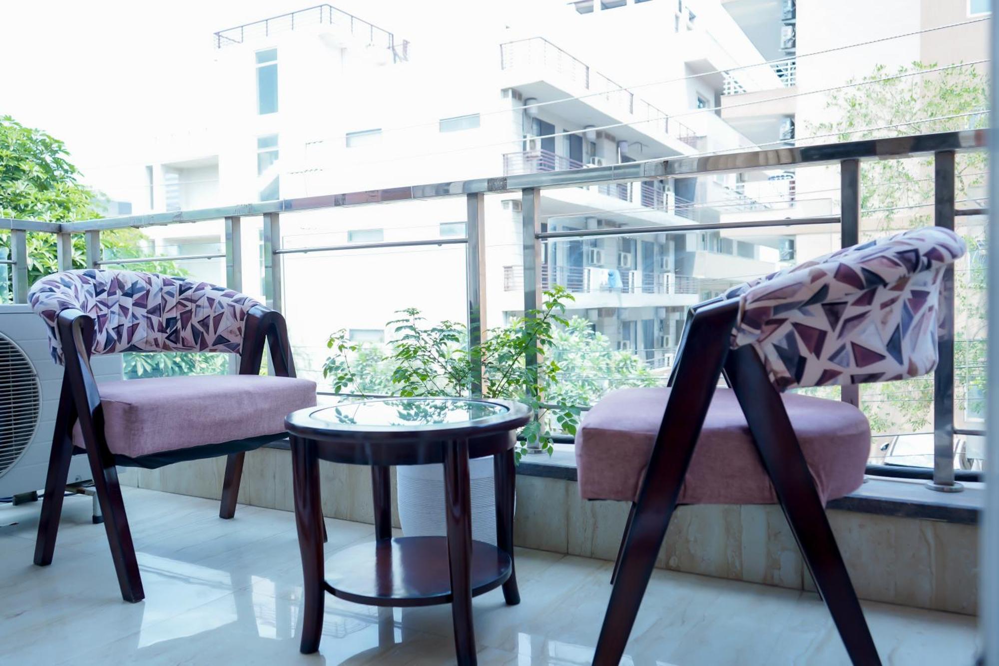Hotel The Luxe 18 - Golf Course Road Гургаон Екстериор снимка