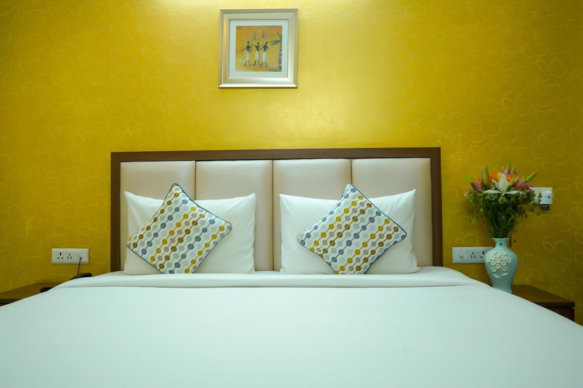 Hotel The Luxe 18 - Golf Course Road Гургаон Екстериор снимка