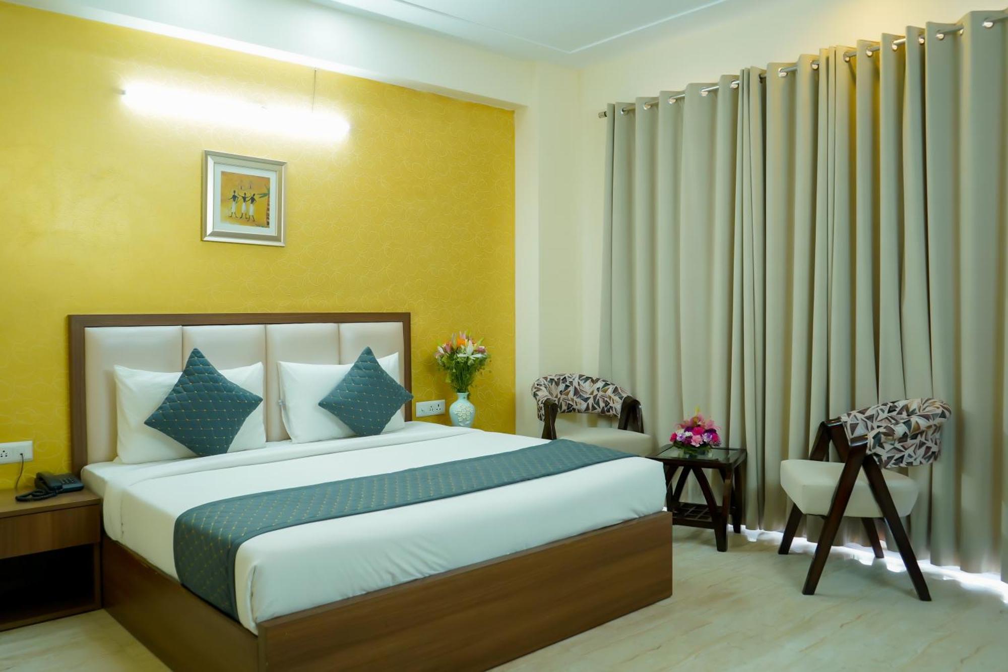 Hotel The Luxe 18 - Golf Course Road Гургаон Екстериор снимка