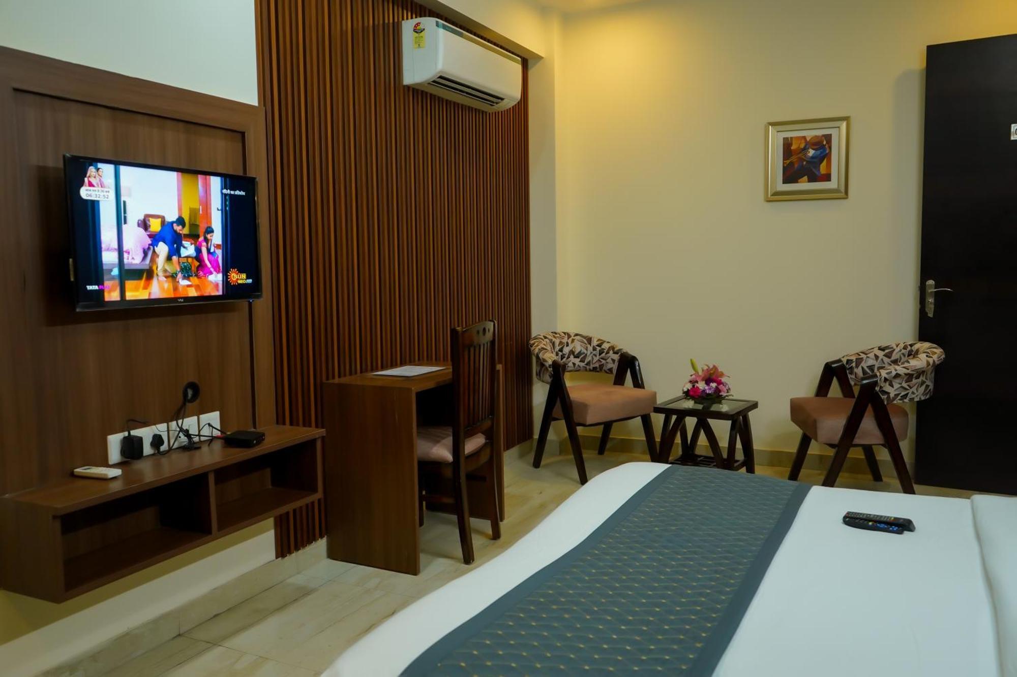 Hotel The Luxe 18 - Golf Course Road Гургаон Екстериор снимка
