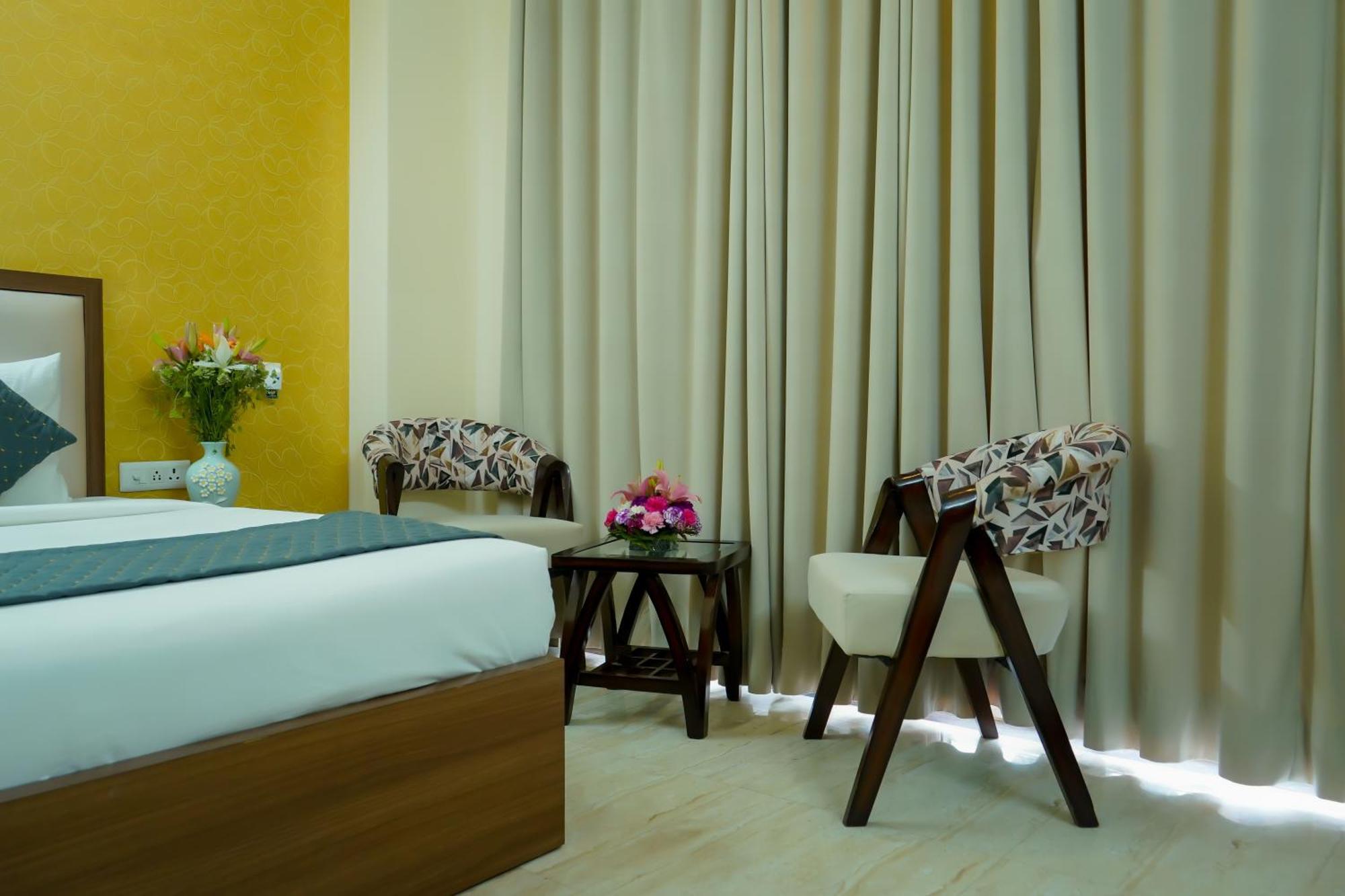 Hotel The Luxe 18 - Golf Course Road Гургаон Екстериор снимка