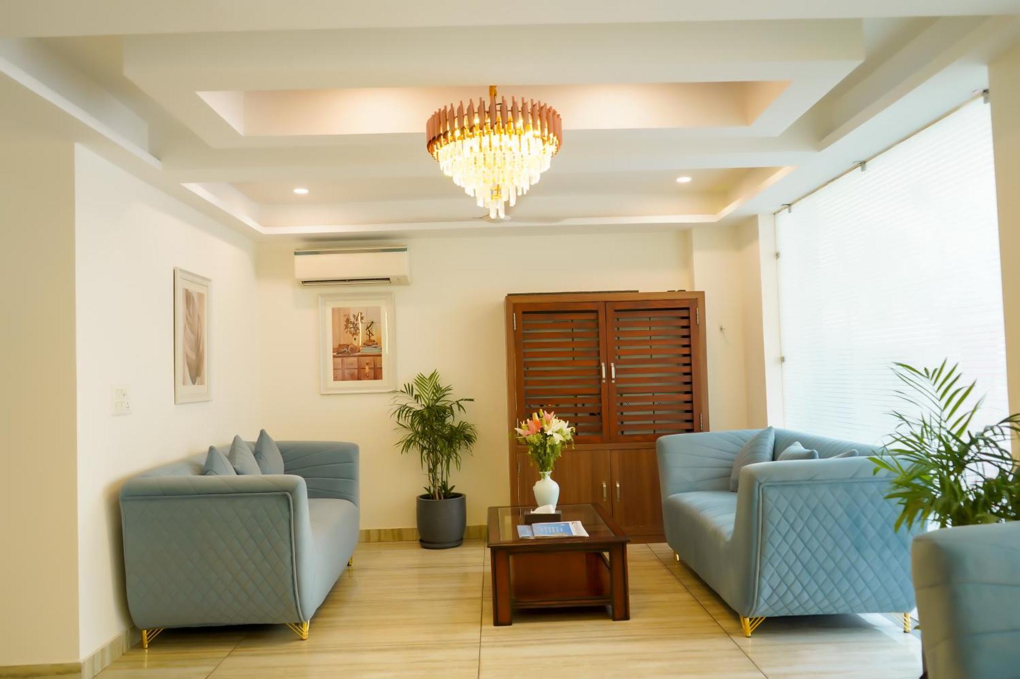 Hotel The Luxe 18 - Golf Course Road Гургаон Екстериор снимка